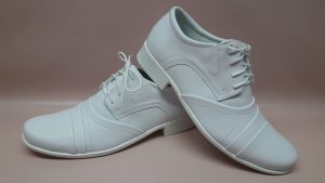 327 Białe buty komunijne dla chłopca