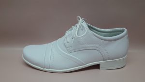 327 Białe buty komunijne dla chłopca